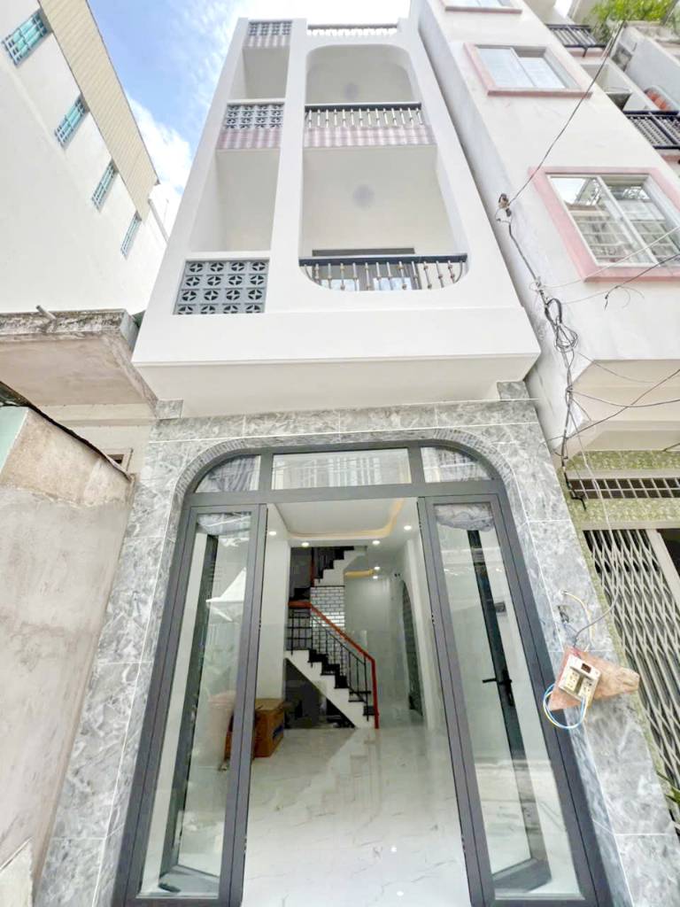 Bán nhà đẹp 2 lầu hẻm 5m gần đường Âu Dương Lân, phường 3, quận 8